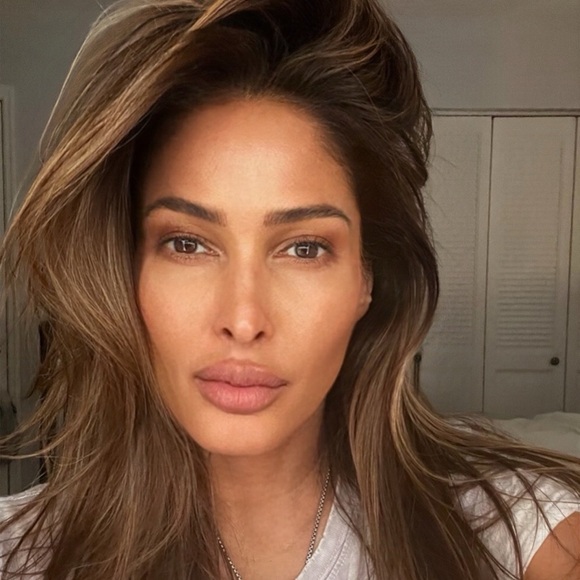 Meet your Posher, Jessica - Picture 1 of 10